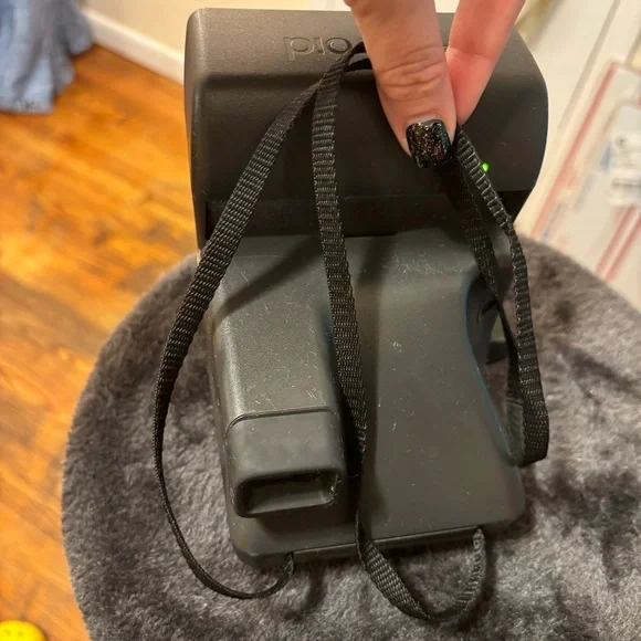 📸 Vintage Polaroid OneStep 600 Instant Camera Retro 80s w/ 7 Photos Left in Film - Picture 6 of 9